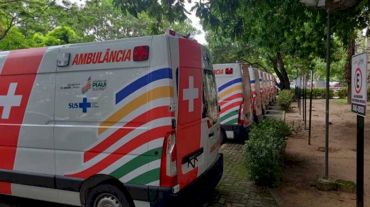 Governo do Piauí entrega ambulâncias para hospitais da rede estadual de Saúde